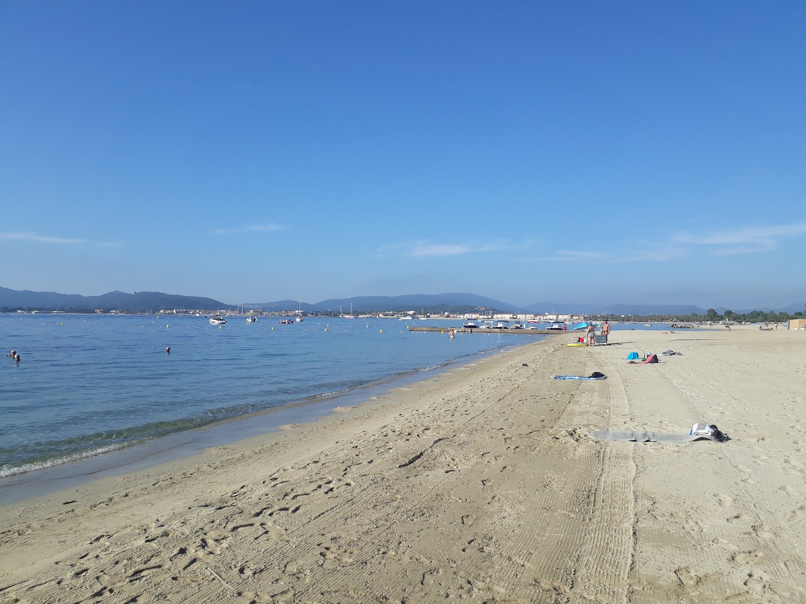 Foto de Plage de Grimaud II con arena brillante superficie