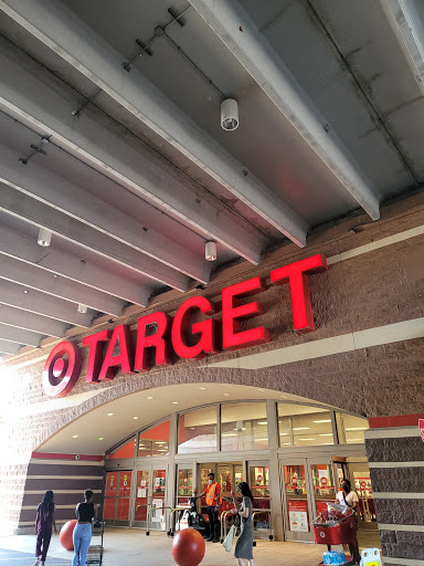 Target, 500 E Sandford Blvd, Mt Vernon, NY 10550, USA, 