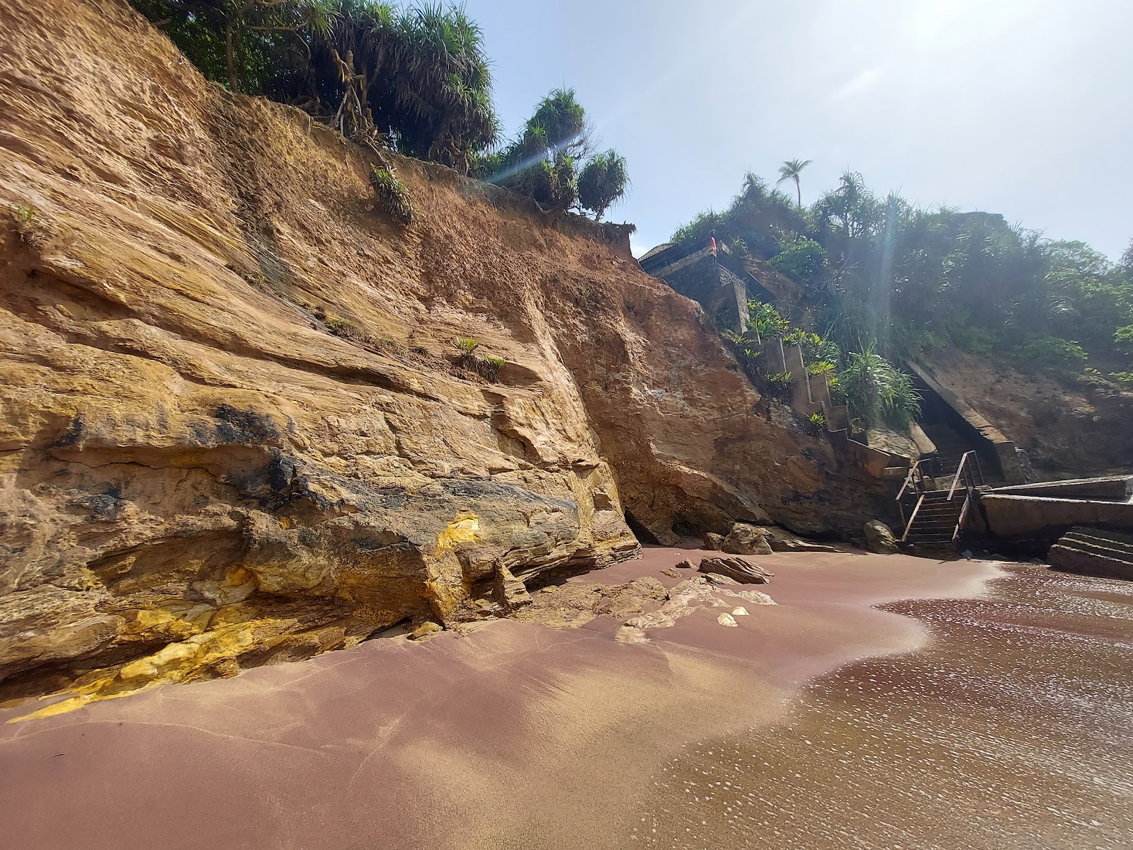 Φωτογραφία του Abimanagama Beach και η εγκατάσταση