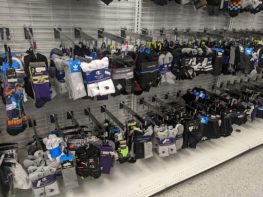 Clothing Store «Ross Dress for Less», reviews and photos, 16250 Paramount Blvd, Paramount, CA 90723, USA