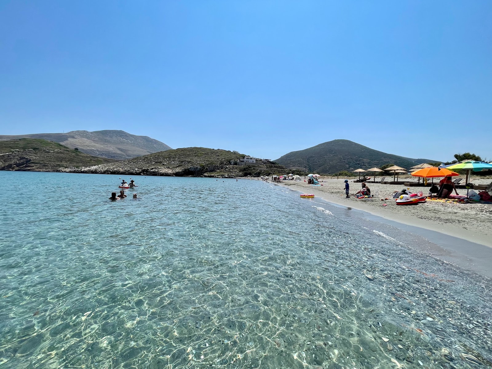 Foto von Aspous Beach mit sehr sauber Sauberkeitsgrad