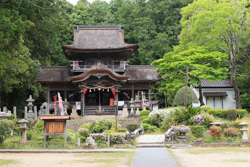 柊神社本殿