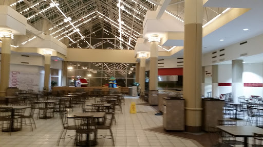 Shopping Mall «ShoppingTown Mall», reviews and photos, 3649 Erie Blvd E, Syracuse, NY 13214, USA