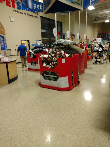 Pet Supply Store «PetSmart», reviews and photos, 5200 W Main St, Kalamazoo, MI 49009, USA