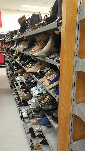 Department Store «T.J. Maxx», reviews and photos, 1 Worcester Rd, Framingham, MA 01701, USA