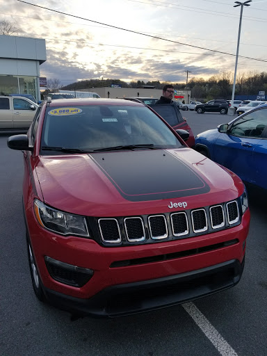 Car Dealer «Friendship Chrysler Jeep Dodge RAM», reviews and photos, 2638 W State St, Bristol, TN 37620, USA