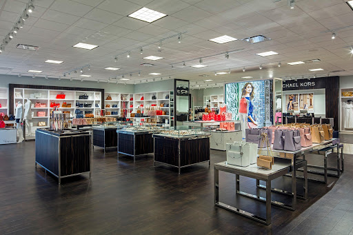 Fashion Accessories Store «Michael Kors», reviews and photos, 80 Premium Outlets Blvd Suite 323, Merrimack, NH 03054, USA