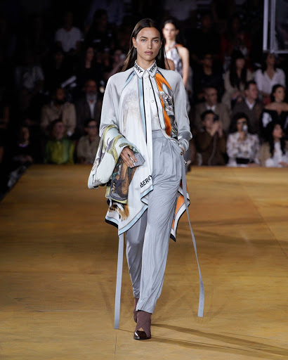 Clothing Store «Burberry», reviews and photos, 450 Nichols Rd, Kansas City, MO 64112, USA