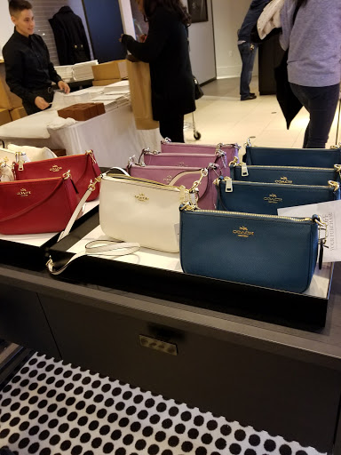 Leather Goods Store «Coach», reviews and photos, 2300 Tanger Blvd, Gonzales, LA 70737, USA