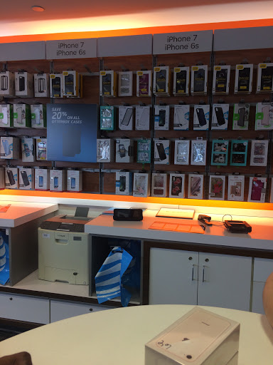 Cell Phone Store «AT&T», reviews and photos, 2001 E Greyhound Pass #6, Carmel, IN 46033, USA