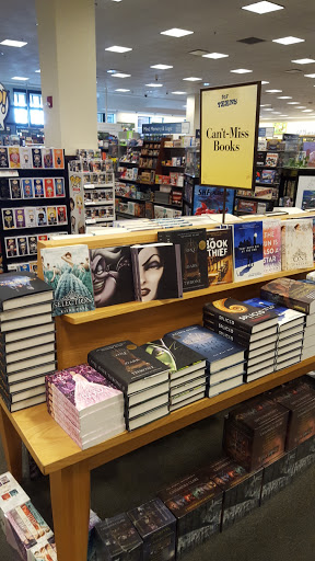 Book Store «Barnes & Noble», reviews and photos, 6050 El Cerrito Plaza, El Cerrito, CA 94530, USA