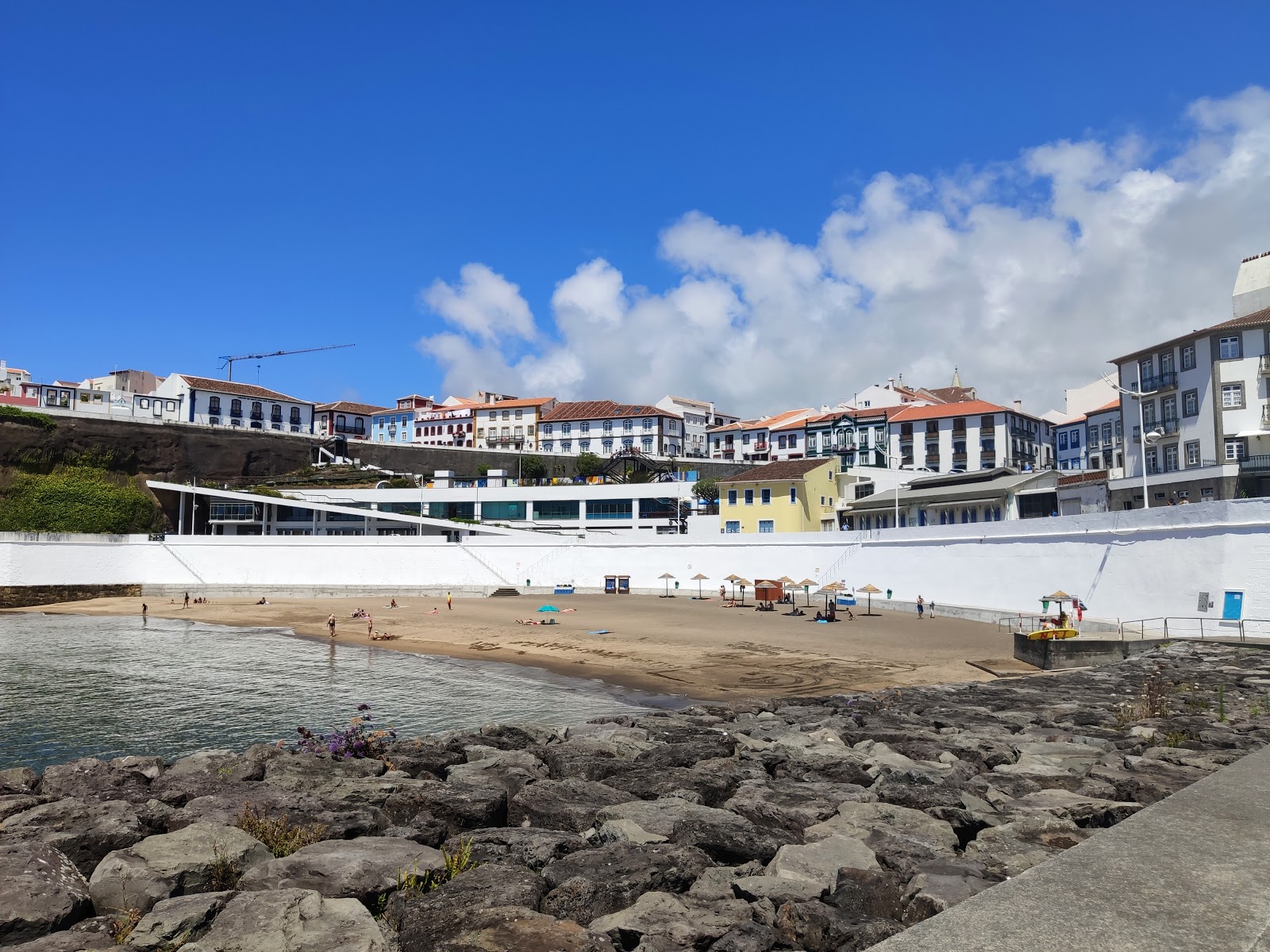 Zona Balnear da Prainha'in fotoğrafı geniş ile birlikte