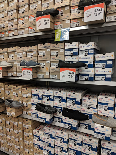 Shoe Store «Shoe Carnival», reviews and photos, 354C Cox Creek Pkwy, Florence, AL 35630, USA