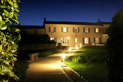 Lodge Le Chizé - Gîtes et Chambres d'hôtes à Trizay proche de Rochefort sur Mer en Charente-Maritime Trizay