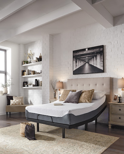 Furniture Store «Regal House Furniture Clearance Center», reviews and photos, 661 Belleville Ave, New Bedford, MA 02745, USA