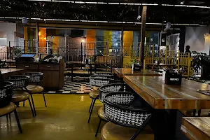 DWINKS Resto Bar and Lounge image