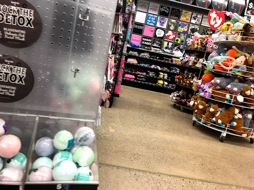 Variety Store «Five Below», reviews and photos, 120 S 32nd St, Camp Hill, PA 17011, USA