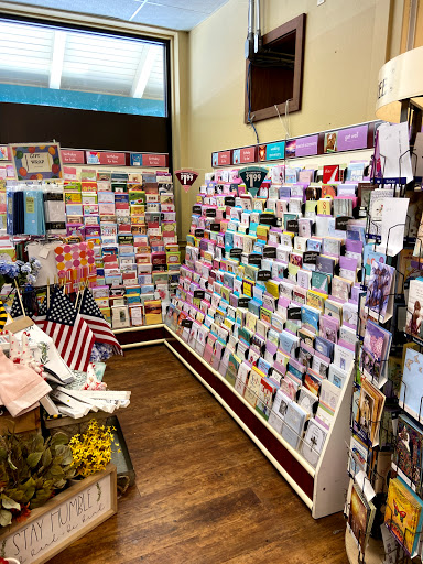 Grocery Store «Rays Food Place», reviews and photos, 875 Redwood Dr, Garberville, CA 95542, USA