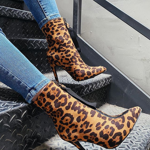 Shoe Store «SHOE TIME & SHOE TREND», reviews and photos, 3021 Freedom Dr, Charlotte, NC 28208, USA