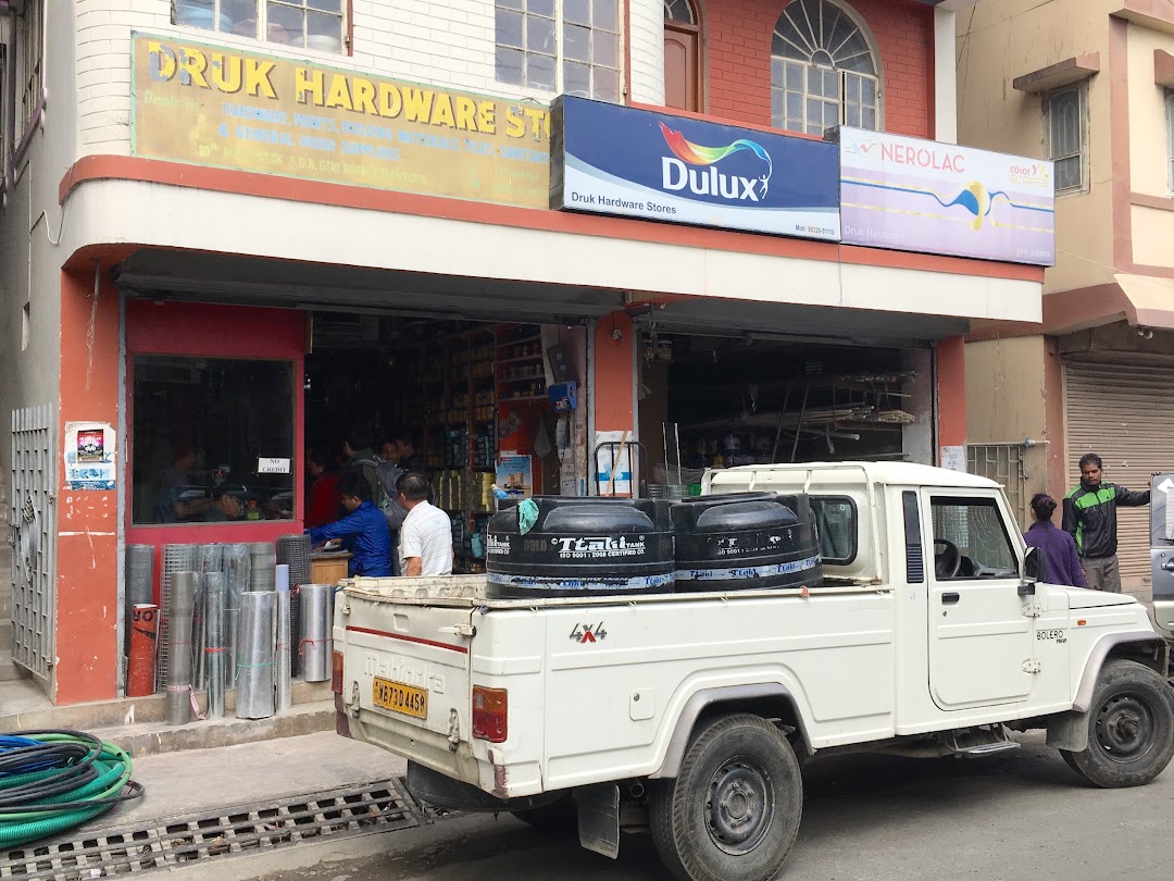 Druk hardware store