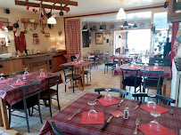 Atmosphère du Restaurant Comme A la Maison à Varetz - n°1