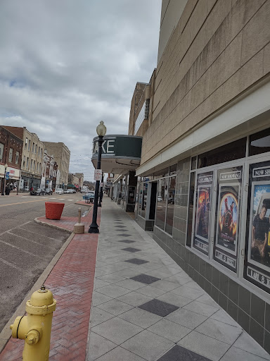 Movie Theater «Lake 8 Movies», reviews and photos, 588 W Tuscarawas Ave, Barberton, OH 44203, USA