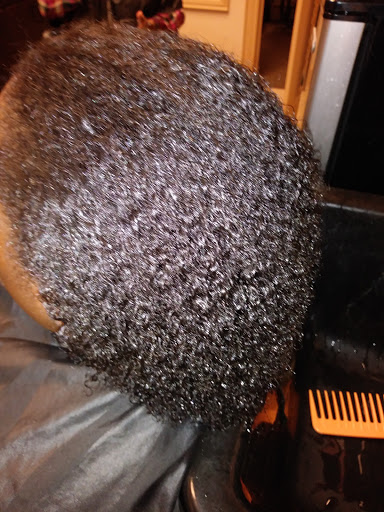 Beauty Salon «Dominican Blowouts Beauty Salon», reviews and photos, 3909 W Airport Fwy #29, Irving, TX 75062, USA