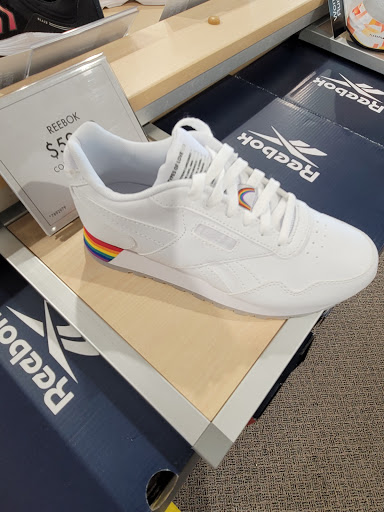 Shoe Store «DSW Designer Shoe Warehouse», reviews and photos, 3604 Sumner Blvd, Raleigh, NC 27616, USA