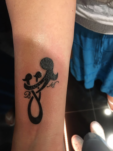Explore cat paw tattoo ideas, creative tattoo ideas in Hialeah, available at Fame Tattoos