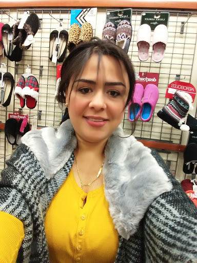 Clothing Store «Burlington Coat Factory», reviews and photos, 287 Washington St, Attleboro, MA 02703, USA