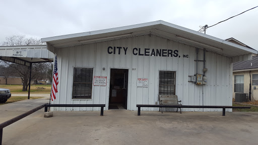 City Cleaners in Pleasanton, Texas