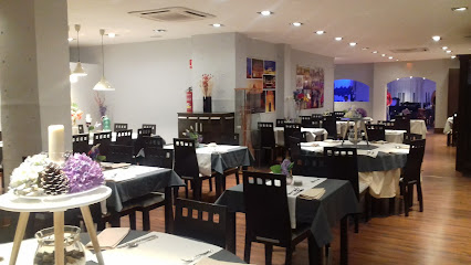 The Taj Calella Indian Restaurant - Av. de Vallderoure, 1, 08370 Calella, Barcelona, Spain