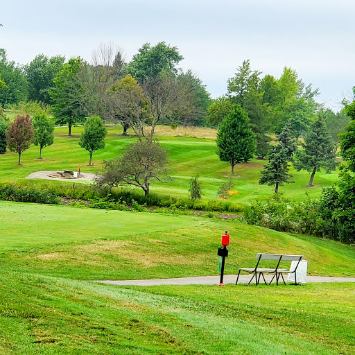 Public Golf Course «St Denis Golf Club & Party Center», reviews and photos, 10660 Chardon Rd, Chardon, OH 44024, USA