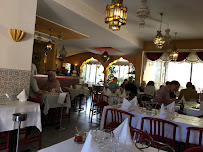 Atmosphère du Restaurant Chez Léon à L'Haÿ-les-Roses - n°17