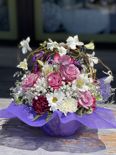 Florist «Country Cousins Flower shop», reviews and photos, 841 E Whittier Blvd, La Habra, CA 90631, USA