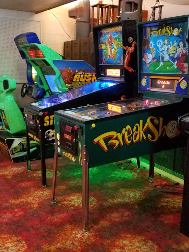 Bowling Alley «Oregon Trail Lanes», reviews and photos, 735 S Columbia River Hwy, St Helens, OR 97051, USA