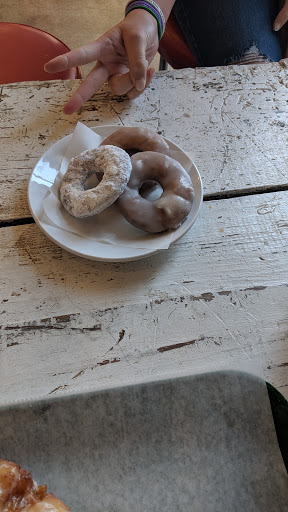 Donut Shop «The Dancing Donut», reviews and photos, 1134 E 54th St G, Indianapolis, IN 46220, USA