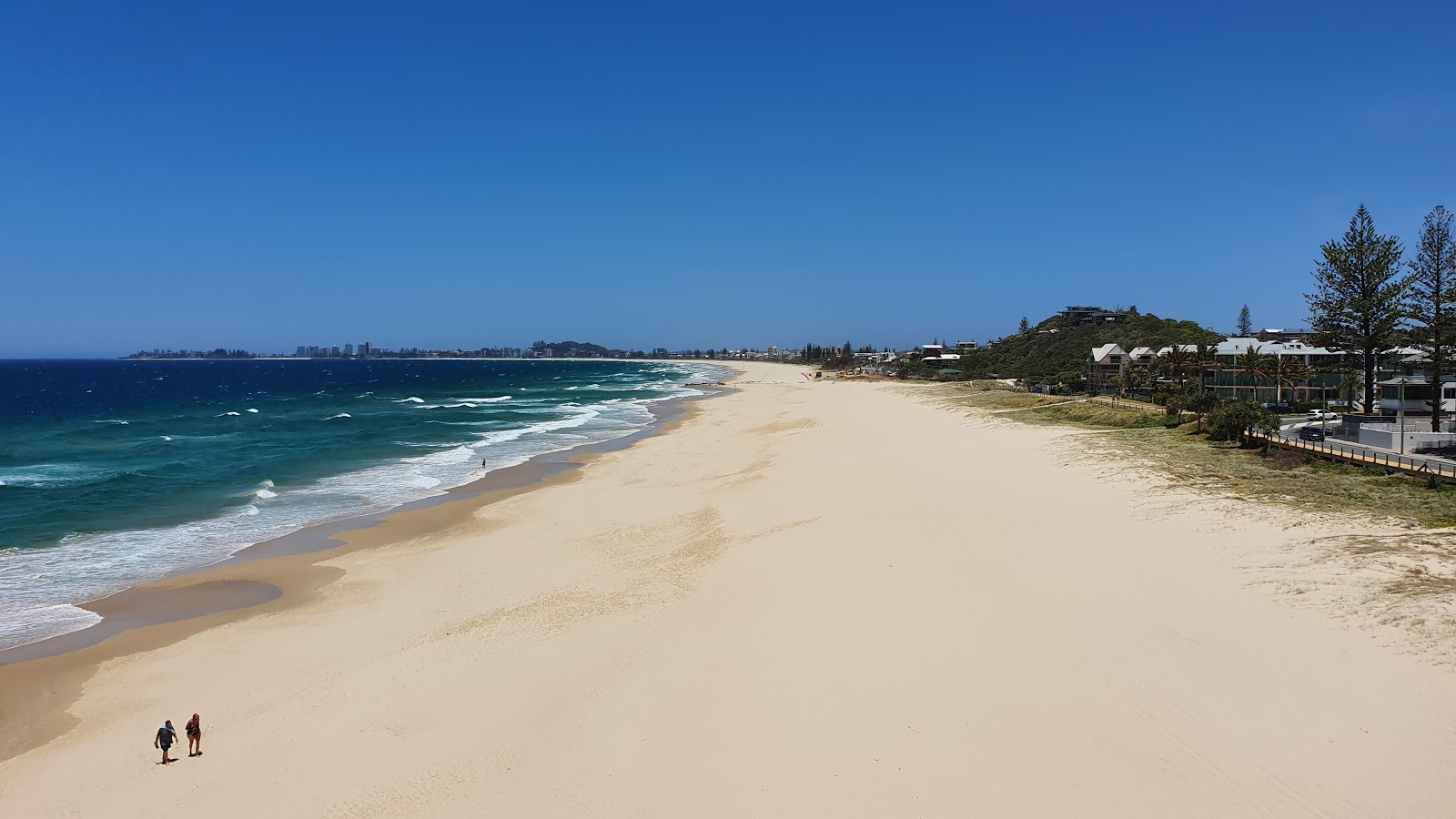 Foto di Bilinga Beach con una superficie del sabbia beige fine