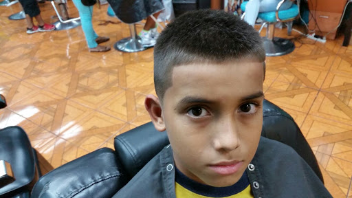 Hair Salon «Cut It Out!! Salon/Barbershop», reviews and photos, 1305 NW 40th Ave, Lauderhill, FL 33313, USA