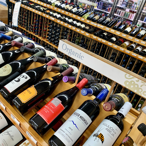 Liquor Store «Mystic Wine Shoppe», reviews and photos, 901 Massachusetts Ave, Arlington, MA 02476, USA