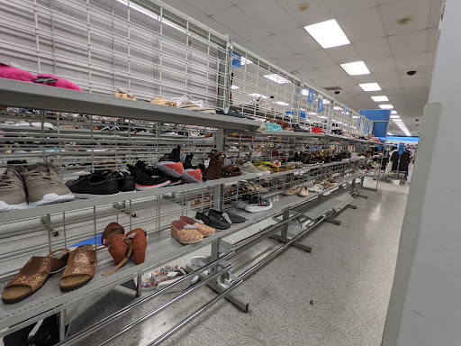 Clothing Store «Ross Dress for Less», reviews and photos, 352 S College Rd, Wilmington, NC 28403, USA