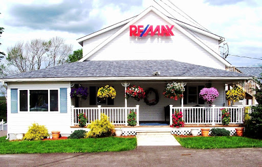 Real Estate Agency «Re/Max Best», reviews and photos, 1200 Hamlin Hwy, Lake Ariel, PA 18436, USA
