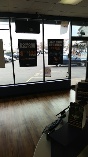 Cell Phone Store «MetroPCS Authorized Dealer», reviews and photos, 1516 Woodlane Dr, Woodbury, MN 55125, USA