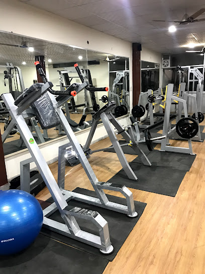 Ultimate Physique Fitness Gym - Mann Complex, SCO -958, Sector 70, Sahibzada Ajit Singh Nagar, Punjab 160071, India