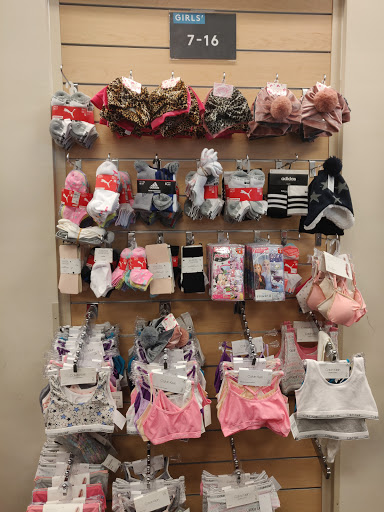 Department Store «Nordstrom Rack Sunset Valley Shopping Center», reviews and photos, 5601 Brodie Ln, Sunset Valley, TX 78745, USA