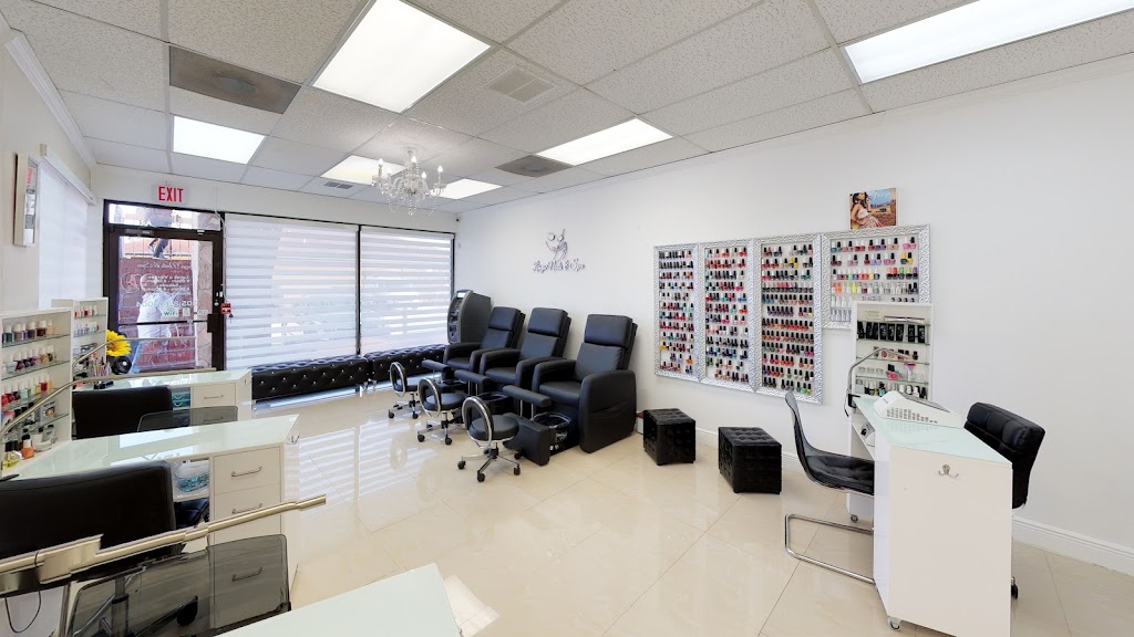 Lissys Salon & Spa 33144