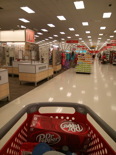 Department Store «Target», reviews and photos, 1555 N Tomahawk Island Dr, Portland, OR 97217, USA