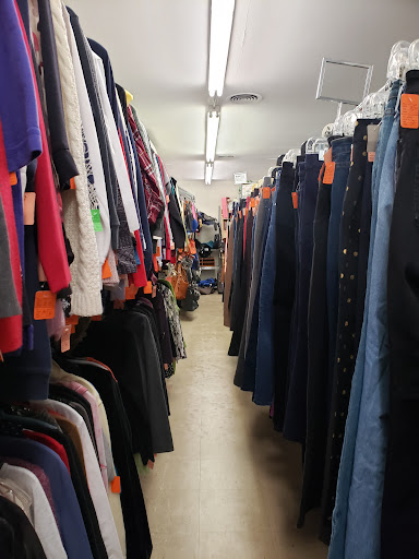 Thrift Store «New Fairfield Community Thrift Shop», reviews and photos, 77 CT-39, New Fairfield, CT 06812, USA