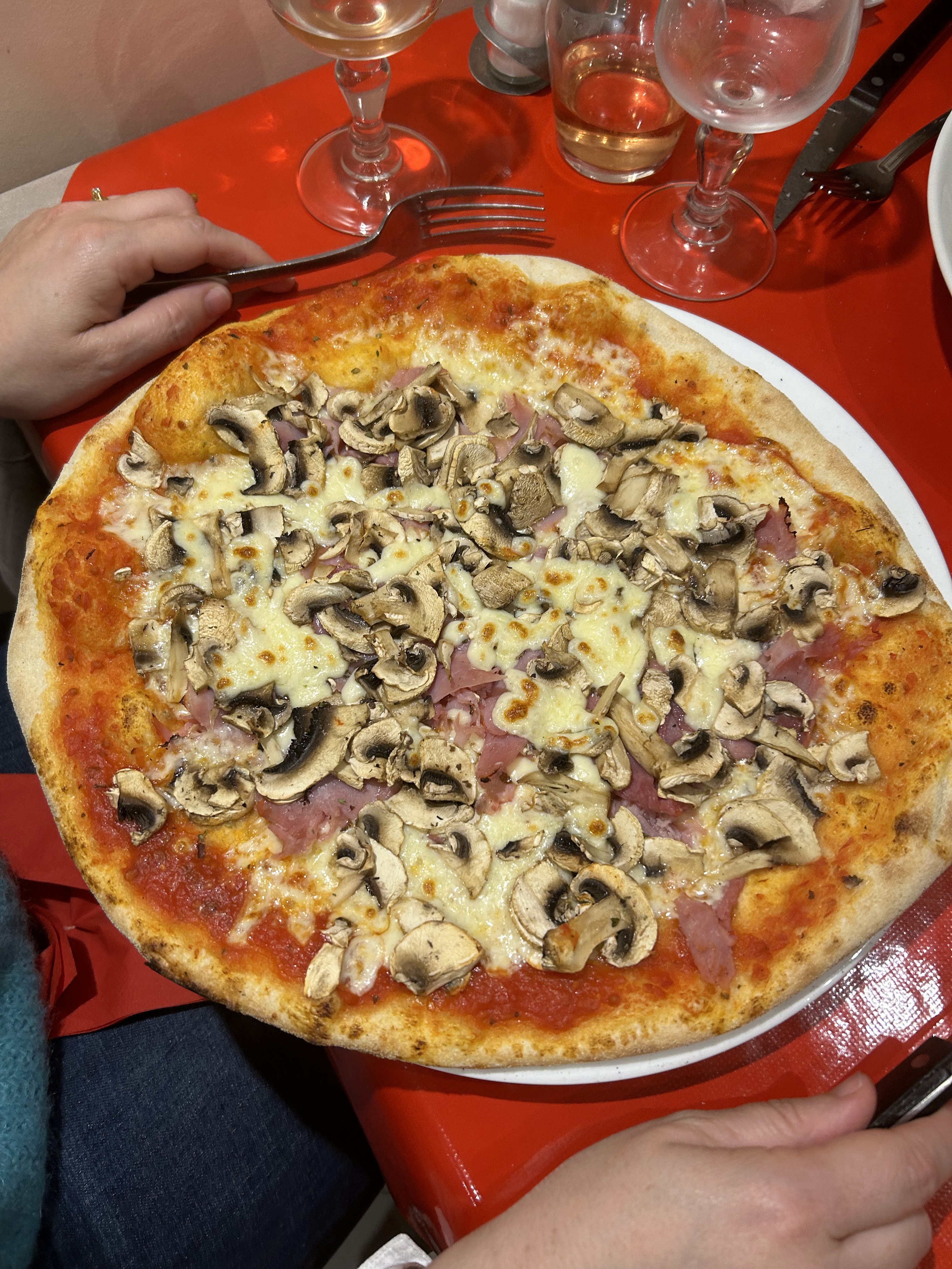 Photo n° 2 de l'avis de Léna. fait le 31/10/2023 à 21:39