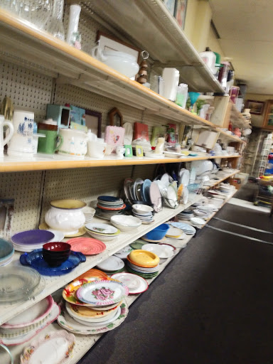 Thrift Store «Community Thrift Store», reviews and photos, 3237 E Florence Ave, Huntington Park, CA 90255, USA